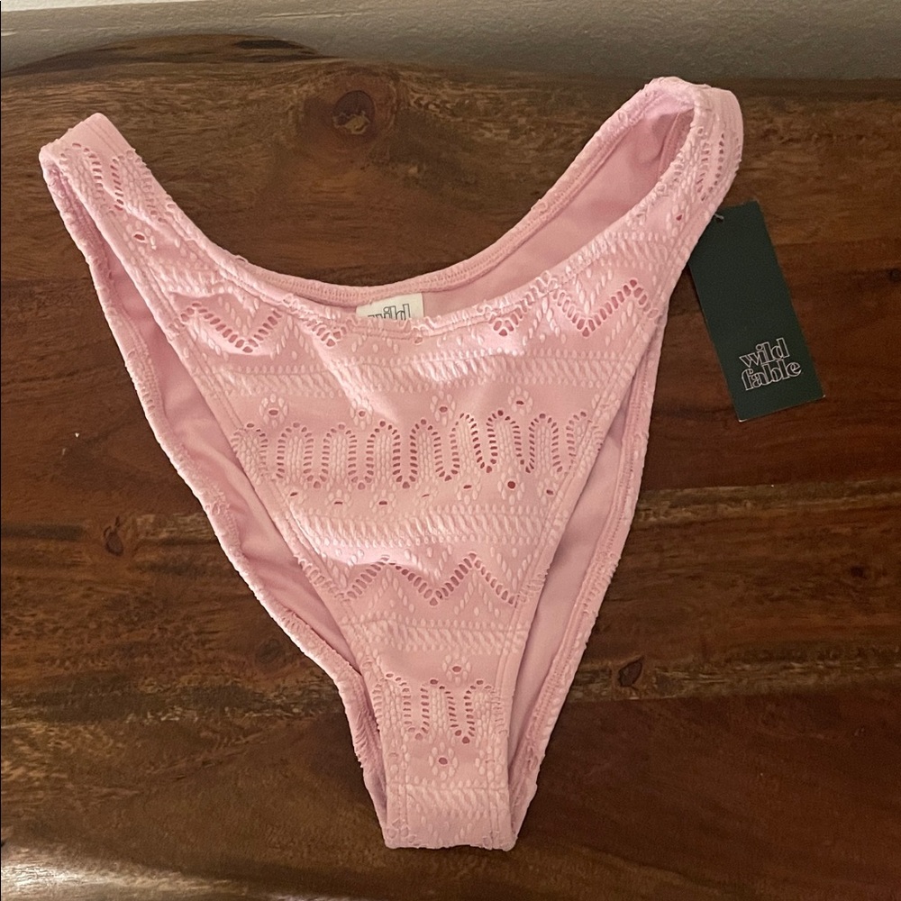 Wild Fable Light Pink Eyelet Bikini Bottoms NWT Medium (8–10) - Picture 2 of 5